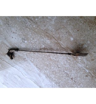 Tрезубец c ручкой голова лошади в состаренной латуни