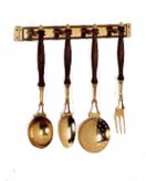 Аксессуары для кухни на подставке (половник, шумовка, ложка, вилка) в блестящей и состаренной латуни